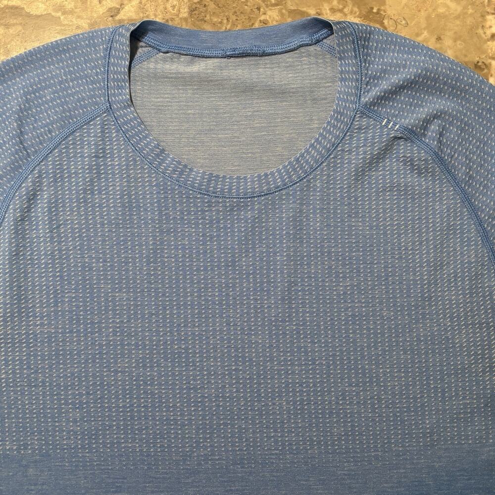 Lululemon Shirt Mens XL Blue Metal Vent Tech Short Sleeve Gym Performance